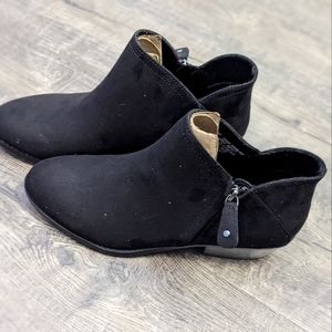 SO Angel Fish Ankle Boots